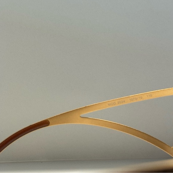 Vintage Gold Gianni Versace sunglasses unisex - Picture 4 of 10